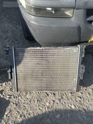 Renault megane 2 ıı 1.5dci su radyatörü