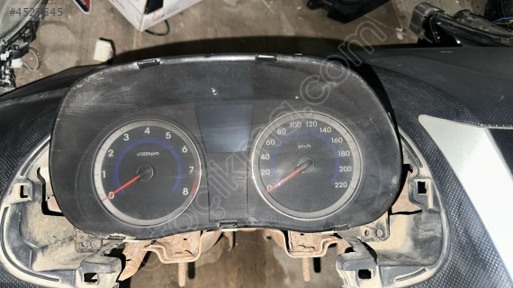 HYUNDAİ ACCENT BLUE 1.4 BENZİNLİ KM SAATİ