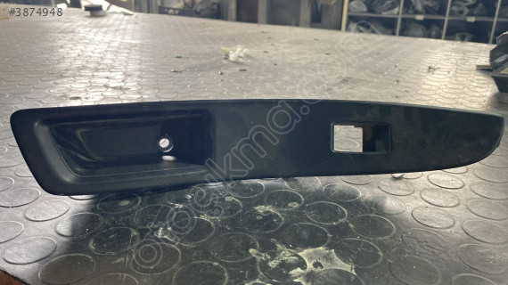 Hyundai i20 cam dugme cercevesi