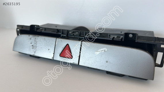2005-2011 MODEL PASSAT B6 ORJ ÇIKMA DÖRTLÜ DÜĞMESİ 3C0 858 407