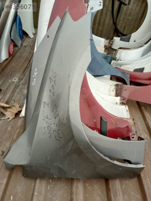 VOLKSWGEN GOLF 7 SAĞ ÖN ÇAMURLUK