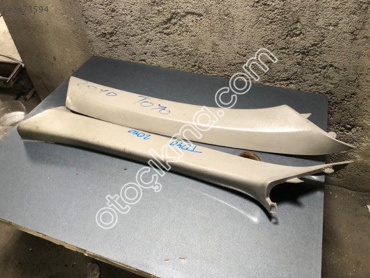 TOYOTA COROLLA 2008/2012 ÖN DİREK PLASTİĞİ