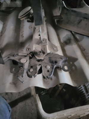 Nissan skystar kaput kilidi