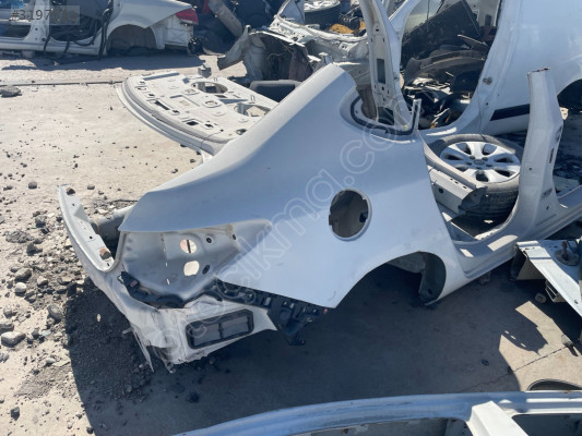 OPEL ASTRA J HATASIZ SAĞ ARKA ÇAMURLUK ÇEYREK