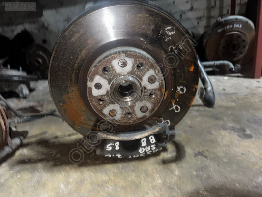 VOLKSWAGEN PASSAT B8.5 SAĞ  ÖN TAŞIYICI
