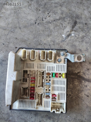 6888458679 Renault Megane 2 sigorta taplası