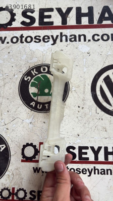 1K0858685 vw tiguan 2015 tavan tutamağı braketi