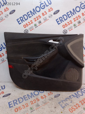 F1EB-23943-A 15-18 FOCUS3 ORJİNALÇIKMA SOL ÖN KAPI DÖŞEMESİ