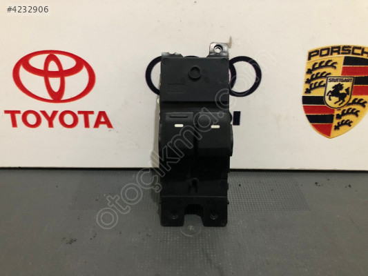 Orjinal Hyundai i20 Sol Ön Cam Düğmesi - Oto Çıkma Parçalar