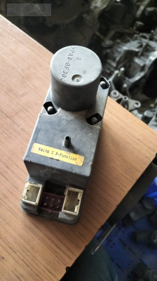 AUDI B4 C4  merkezi kilit vakum pompası 4A0862257F