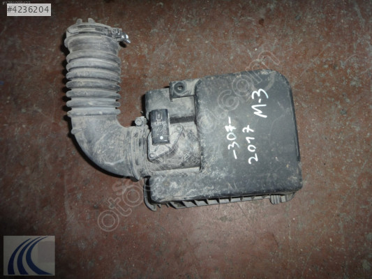 MAZDA 3 2018 ÇIKMA HAVA FİLTRESİ ÜST KAPAĞI