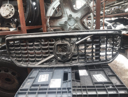 2022-24 VOLVO XC40 ÖN PANJUR ÇIKMA ORJİNAL