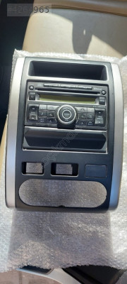 sıfır gibi  XTRAİL 2012 Platiniumdan çıkma 6 CD çalar  Çerçeve