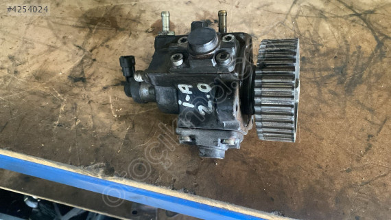 OPEL INSİGNİA A 2,0 MAZOT POMPASI