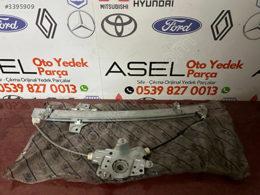 824044A010 HYUNDAİ Starex SAĞ ÖN CAM KRİKOSU