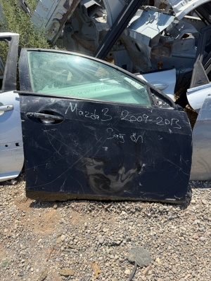 MAZDA 3 SAĞ ÖN KAPI ÇIKMA ORJİNAL