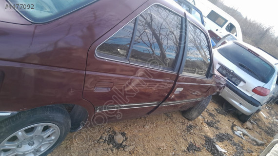 Peugeot 405 sag kapılar