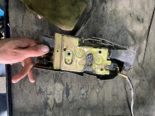 Ford Escort sol arka kapı kilidi Çıkma orjinal