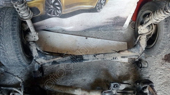 2001 Volkswagen Polo Çıkma Arka Dingil Parçası