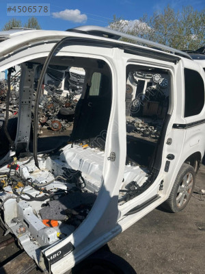 OPEL COMBO SOL ARKA KESME ÇAMURLUK OTO FEDAİ