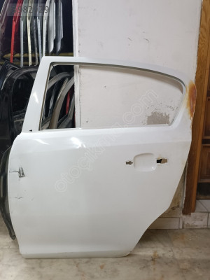 Corsa D sol arka kapı çıkma orjinal