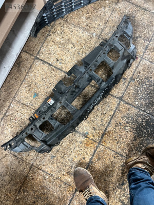 Ford Kuga çıkma ön tampon iç maskesi