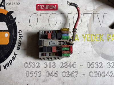 51815360 FİAT LİNEA 1.3 Multijet Orijinal Çıkma Sigorta Kutusu