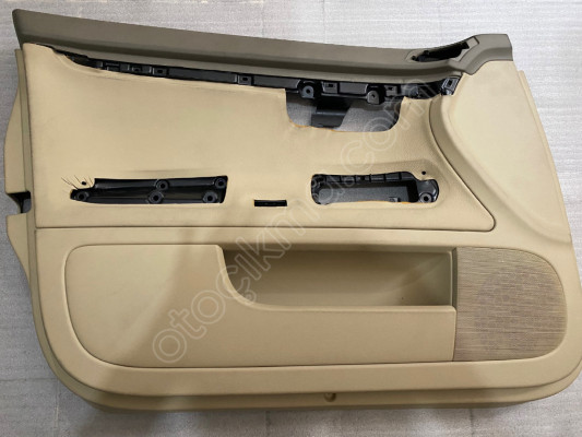 AUDİ A4 SOL ÖN KAPI DÖŞEMESİ 8E1867105