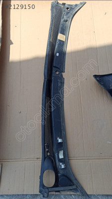 DACİA SANDERO ÖN CAM IZGARASI 668118202R