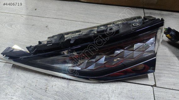 Ds9 sağ arka bagaj stopu