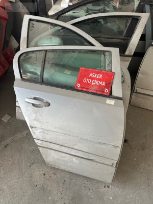 Astra haş sağ arka kapı