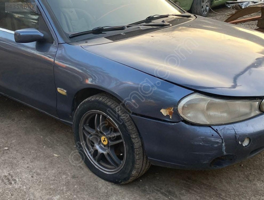 ford mondo sağ ön çamurluk