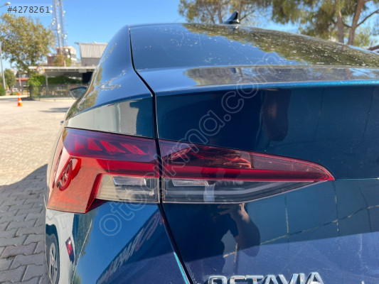 SKODA OCTAVİA SOL İÇ STOP LAMBASI -  5E6945307A