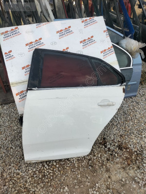 Volkswagen Jetta çıkma dolu sol arka kapı 2005-2010