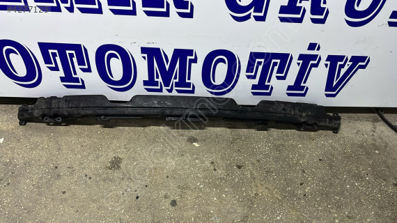 HYUNDAİ STARİA ARKA TAMPON DEMİRİ