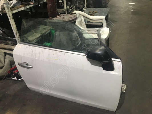 RENAULT MEGANE COUPE SAĞ ÖN KAPI ORJINAL ÇIKMA