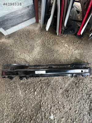 2001 2010 Skoda Octavia çıkma ön tampon demiri