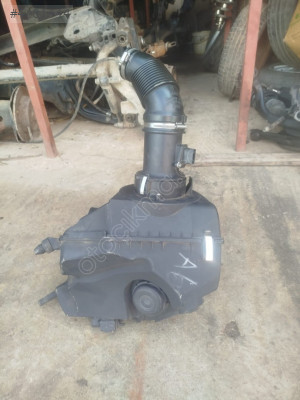 Audi A6 hava filtre kutusu