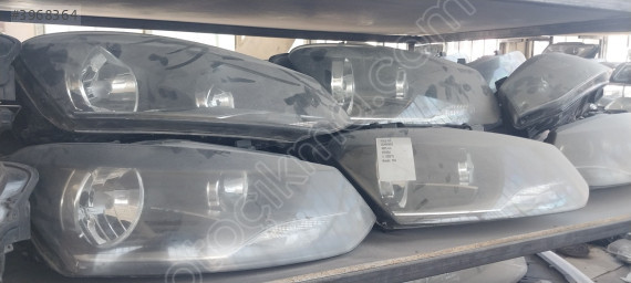 Volkswagen Polo Sağ Ön Far