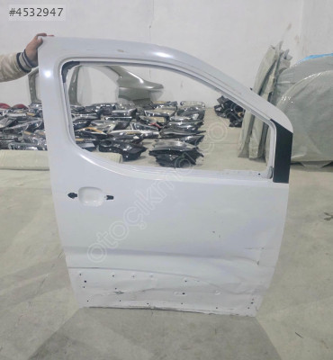 PEUGEOT RİFTER BEYAZ SAĞ ÖN KAPI ORJINAL