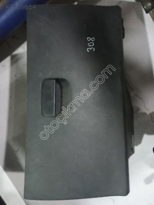 Peugeot 308 çıkma torpido kapağı