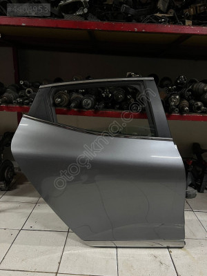 CLİO 5.5 SAĞ ARKA KAPI HATASIZZ BOYASIZZ ORJİNALL ÇIKMA PARÇAA