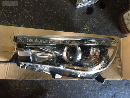 TOYOTA HİLUX MERCEKLİ MOTORLU SOL FAR