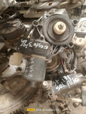 2013 FİESTA SOL ÖN CAM MOTOR