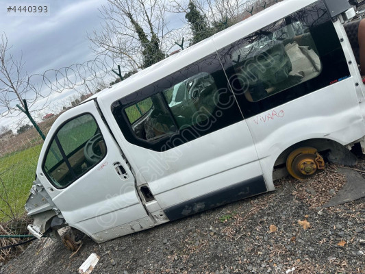 OPEL VİVARO SOL ÖN KAPI ORJİNAL ÇIKMA