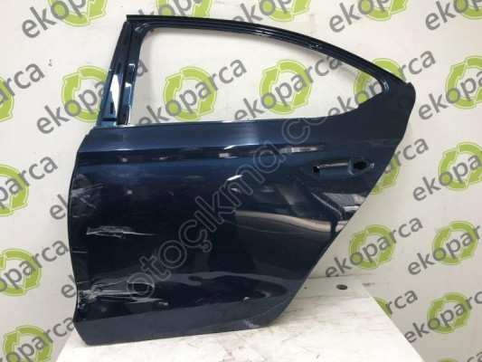SKODA OCTAVİA 2020 2024 SOL ARKA KAPI 5E6833051