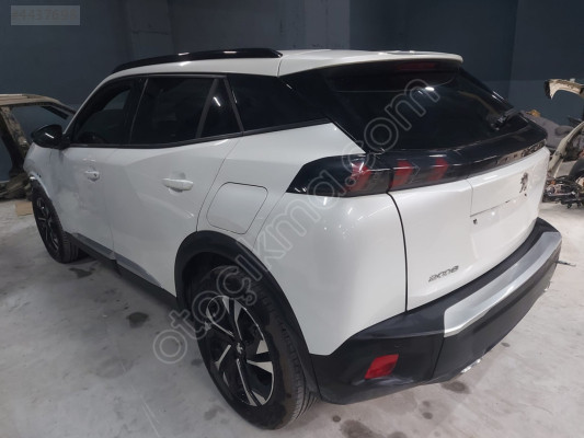PEUGEOT 2008 HATASIZ DOLU ORİJİNAL ARKA TAMPON...MİL OTO