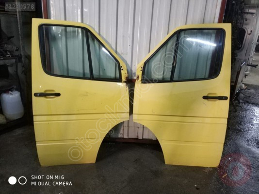 Mercedes Sprinter ön sag sol kapi