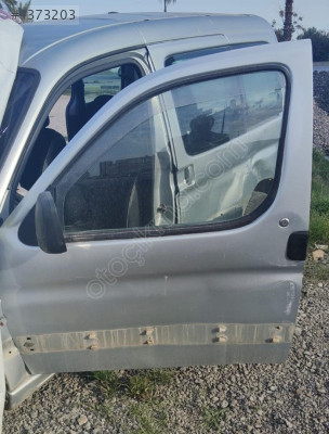 Pejo partner sol ön şöför kapısı dolu