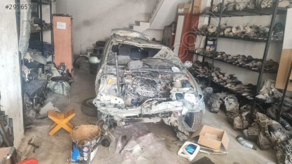 Megane 1 çıkma yedek parçaları